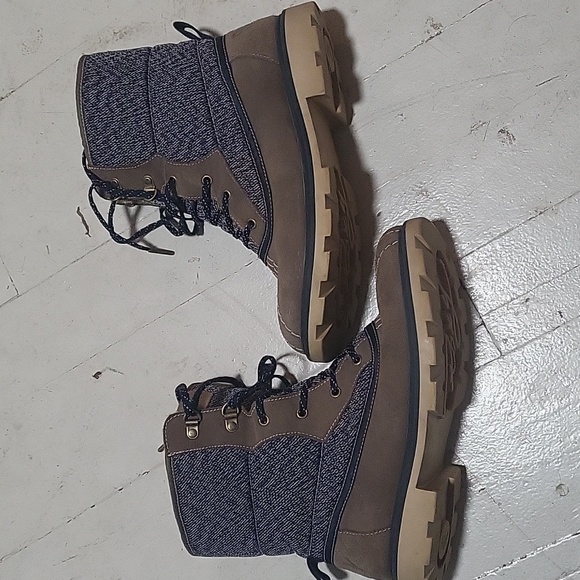 Roxy Nikko winter boots 8.5 great condition worn 1 season - Picture 3 of 5